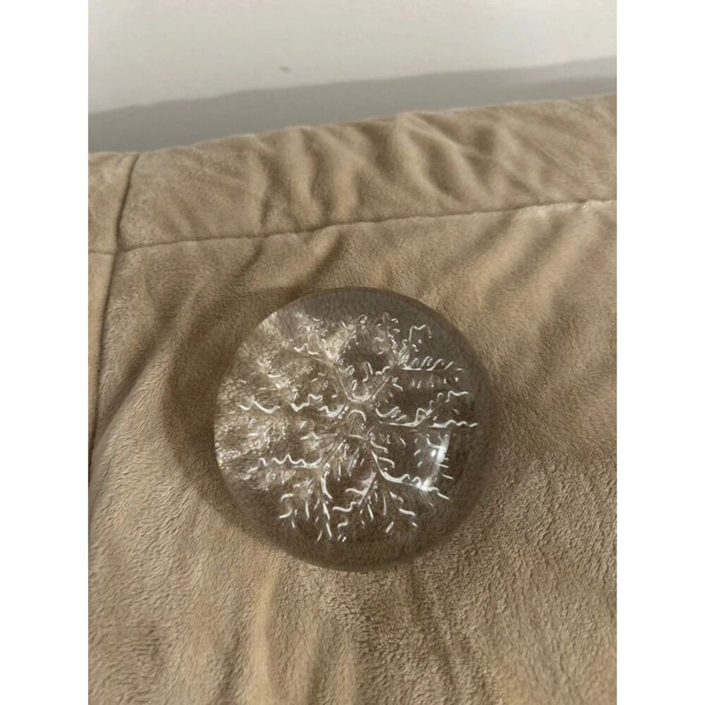 Winter Snowflake Paperweight Half Dome